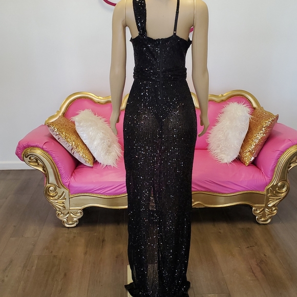 Black sequin Gown - Picture 3 of 3